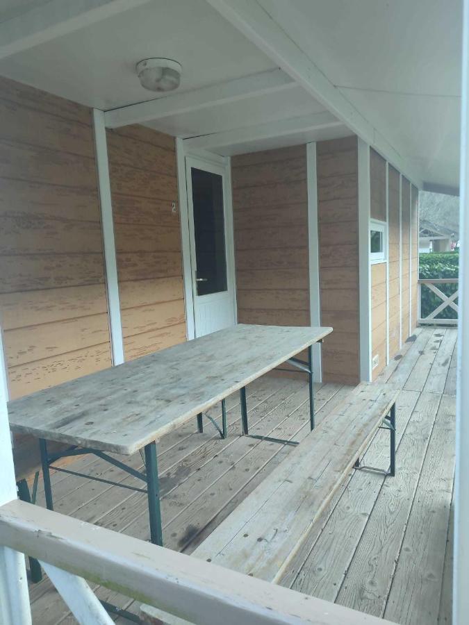Camping Le Jardin - Chalets, Bungalows Et Emplacements Nus Pour Des Vacances Nature Le Long De La Riviere Le Gijou Lacaze Exterior foto